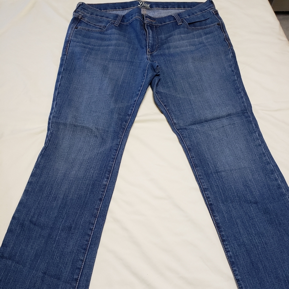 Old Navy Diva size 14 short